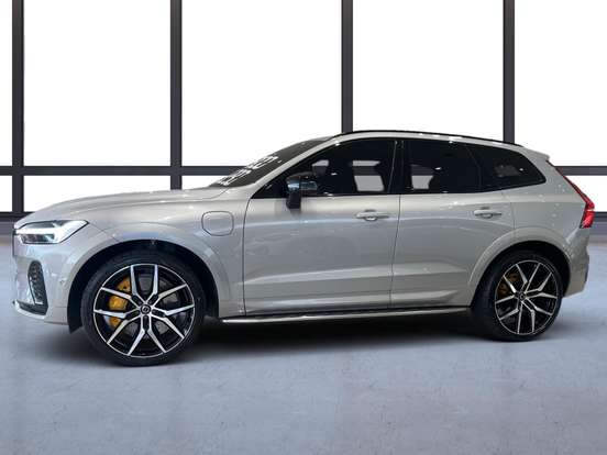 VOLVO-XC60-2023