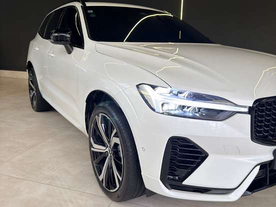 VOLVO-XC60-2024