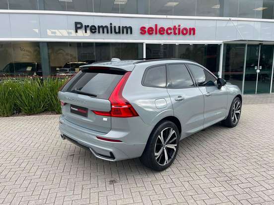 VOLVO-XC60-2023