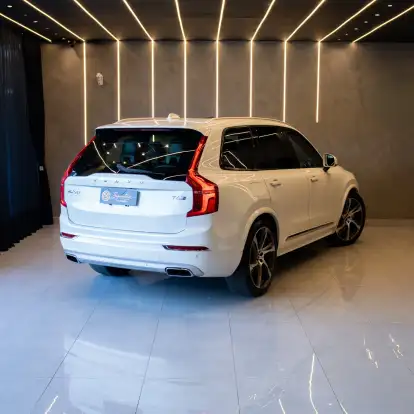 VOLVO-XC90-2018