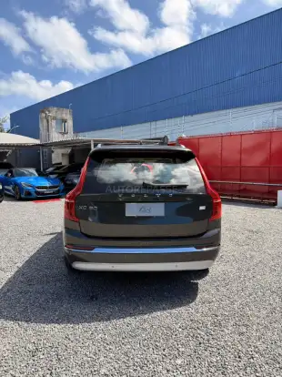 VOLVO-XC90-2022