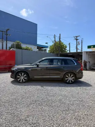 VOLVO-XC90-2022