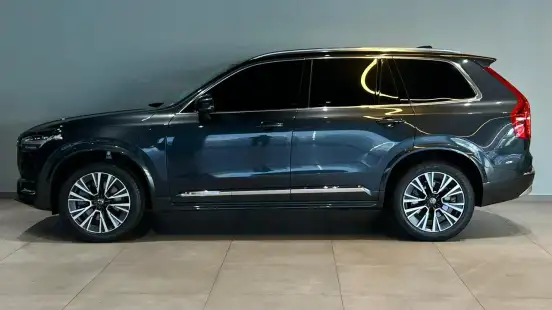 VOLVO-XC90-2022