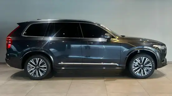 VOLVO-XC90-2022