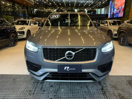 VOLVO-XC90-2020