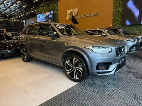 VOLVO-XC90-2020