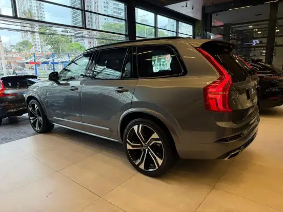 VOLVO-XC90-2020