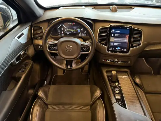 VOLVO-XC90-2020