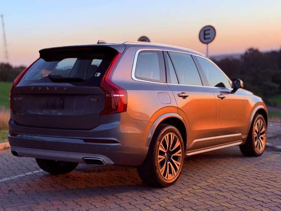 VOLVO-XC90-2.0 T6 GASOLINA MOMENTUM AWD GEARTRONIC VOLVO-XC90-2019