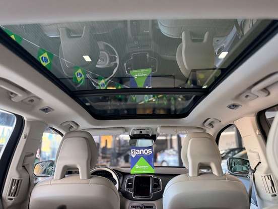 VOLVO-XC90-2019