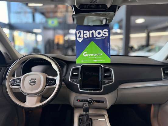 VOLVO-XC90-2019