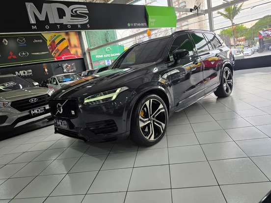 VOLVO-XC90-2017