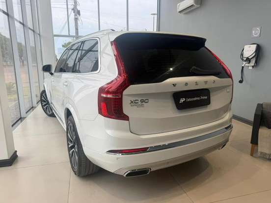 VOLVO-XC90-2021