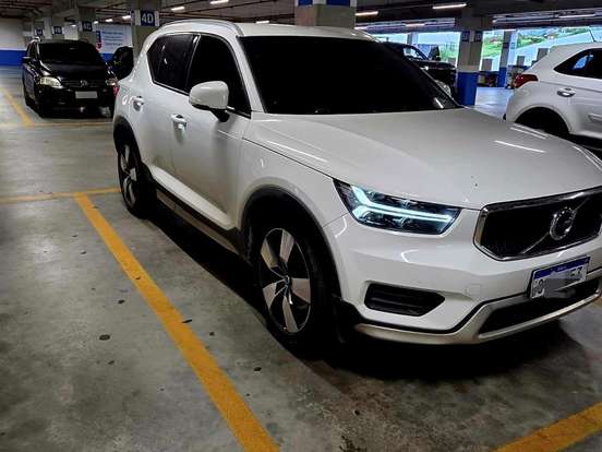 VOLVO-XC40-2.0 T4 GASOLINA MOMENTUM GEARTRONIC VOLVO-XC40-2020
