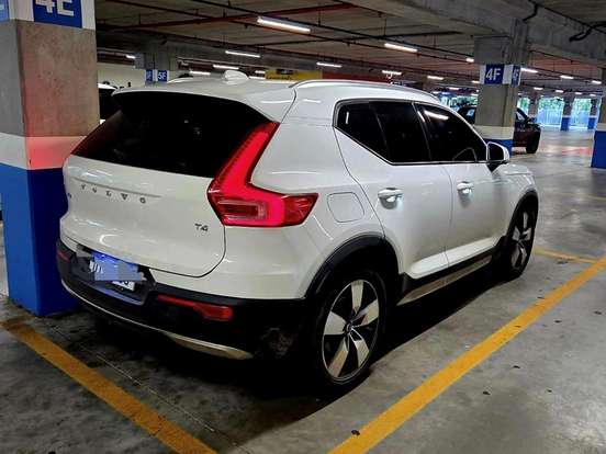 VOLVO-XC40-2.0 T4 GASOLINA MOMENTUM GEARTRONIC VOLVO-XC40-2020