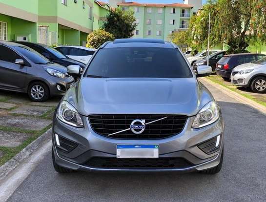 VOLVO-XC60-2016