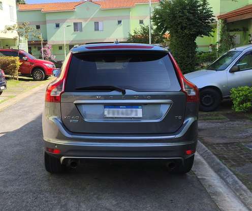 VOLVO-XC60-2016