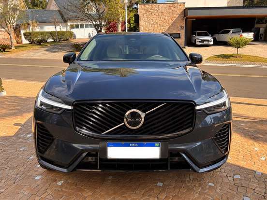 VOLVO-XC60-2025