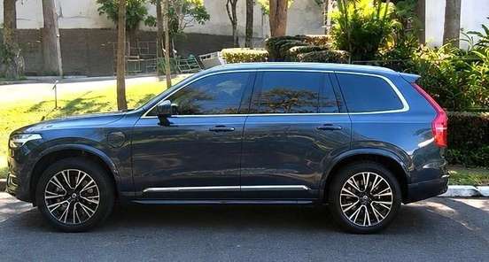 VOLVO-XC90-2022