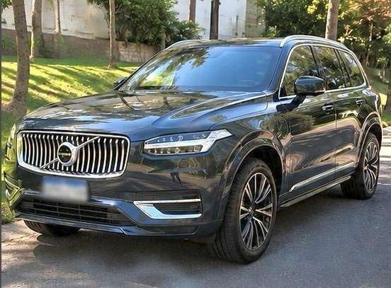VOLVO-XC90-2022