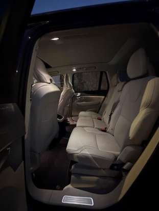 VOLVO-XC90-2023