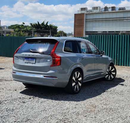 VOLVO-XC90-2024