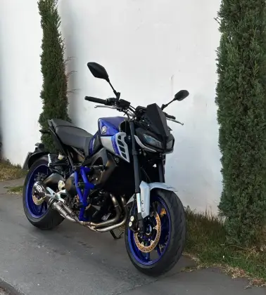 YAMAHA MT-09 