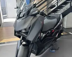 YAMAHA XMAX 300 CONNECTED ABS YAMAHA XMAX 300 CONNECTED ABS