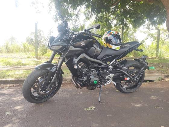 YAMAHA MT-09 