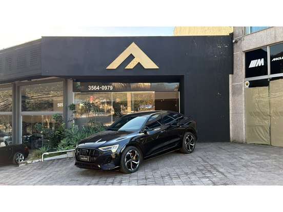 AUDI-E-TRON-2021