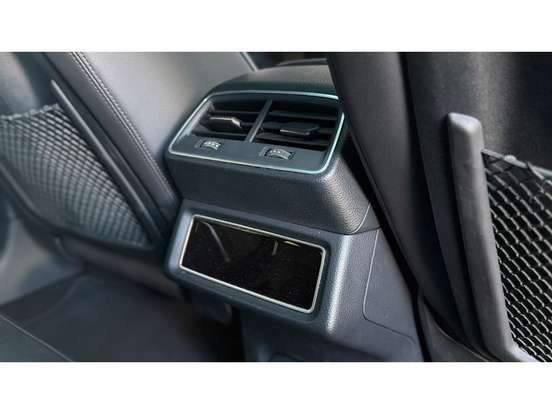 AUDI-E-TRON-2021