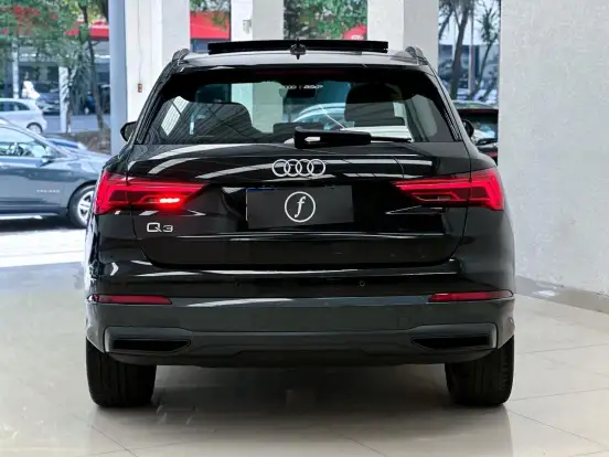 AUDI-Q3-2021