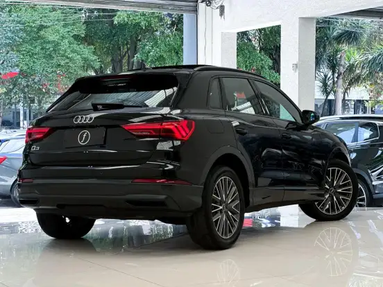 AUDI-Q3-2021