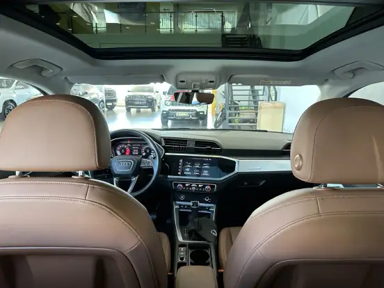 AUDI-Q3-2021