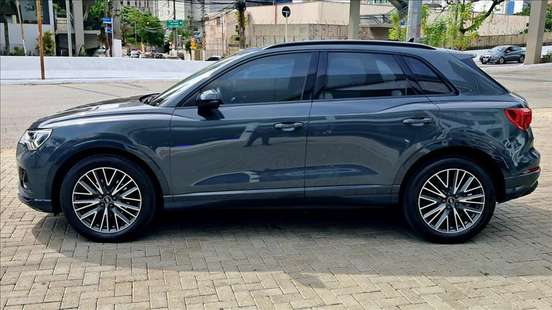 AUDI-Q3-2021