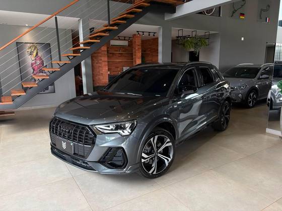 AUDI Q3 2.0 40 TFSI GASOLINA PERFORMANCE BLACK PLUS QUATTRO TIPTRONIC