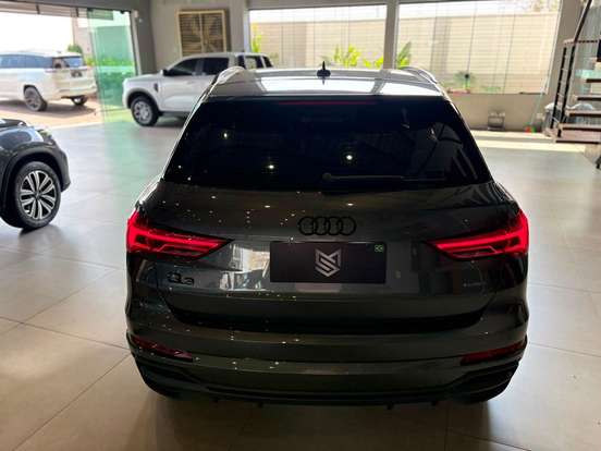 AUDI-Q3-2.0 40 TFSI GASOLINA PERFORMANCE BLACK PLUS QUATTRO TIPTRONIC AUDI-Q3-2024
