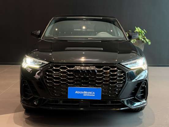 AUDI-Q3-2024