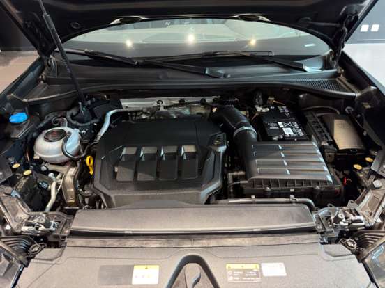 AUDI-Q3-2024
