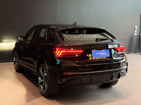 AUDI-Q3-2024