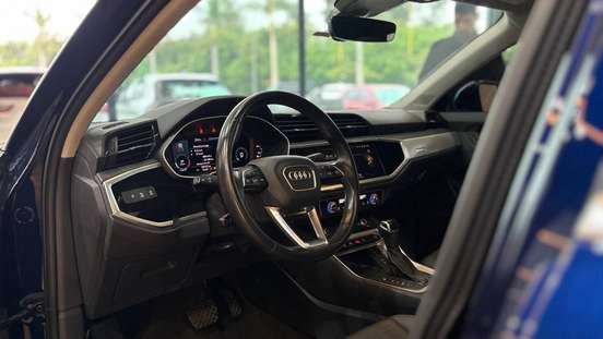 AUDI-Q3-2022