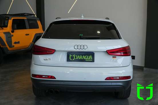 AUDI-Q3-2012