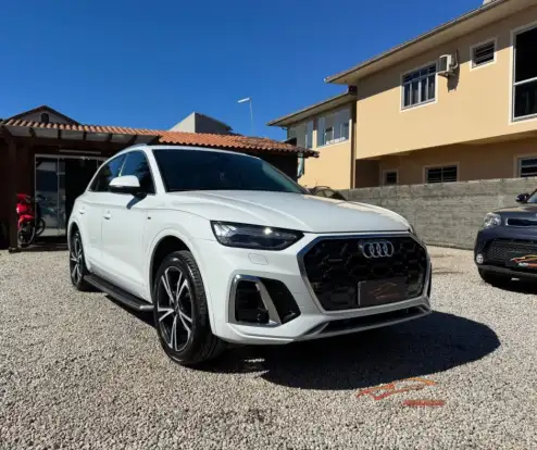 AUDI-Q5-2021