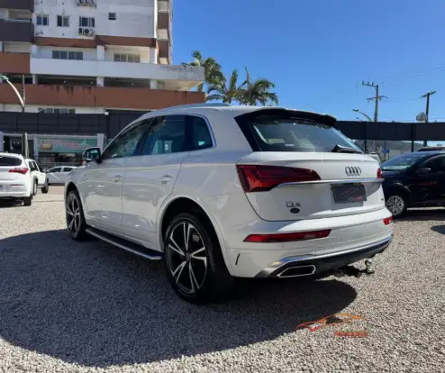 AUDI-Q5-2021