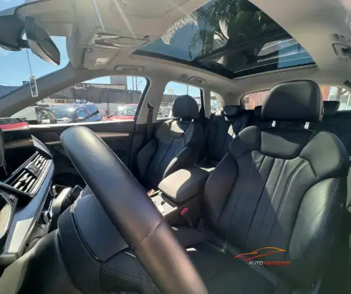 AUDI-Q5-2021