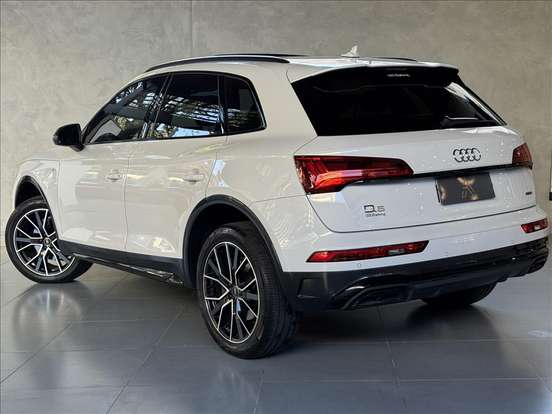 AUDI-Q5-2024