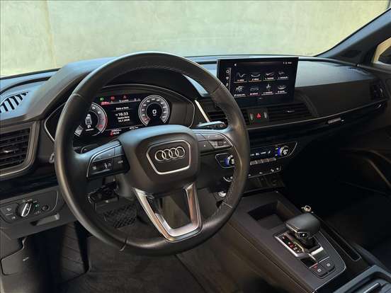 AUDI-Q5-2024
