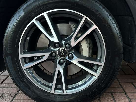 AUDI-Q5-2023