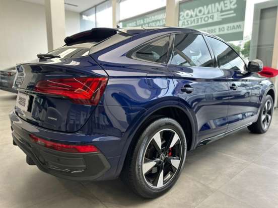 AUDI-Q5-2022