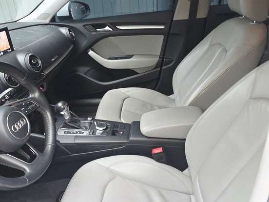 AUDI-A3-1.4 TFSI GASOLINA SPORTBACK PRESTIGE PLUS S-TRONIC AUDI-A3-2019